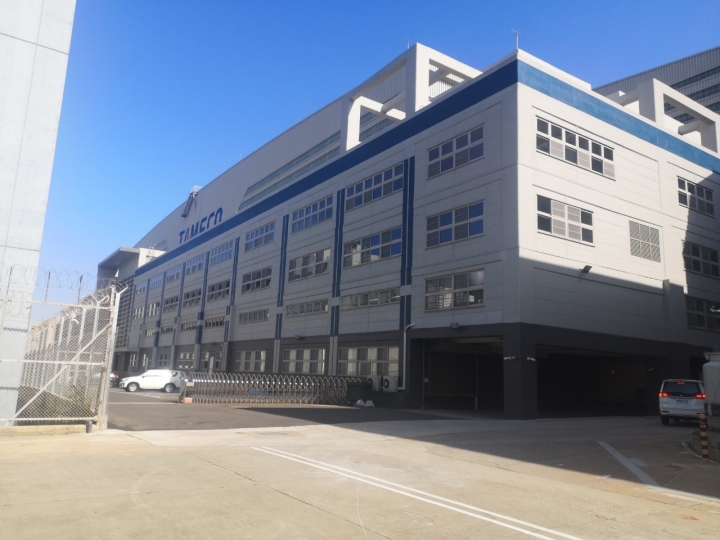 【承攬】三機棚廠大鐵門除銹、防蝕暨油漆粉刷工程案 【承攬】三機棚廠大鐵門除銹、防蝕暨油漆粉刷工程案